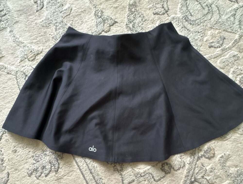 Alo Yoga Women's Black Airlift Mini Skater Skirt